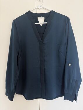 Elizabeth & Clarke Unstainable Silk Navy V-Neck Long Sleeve Top